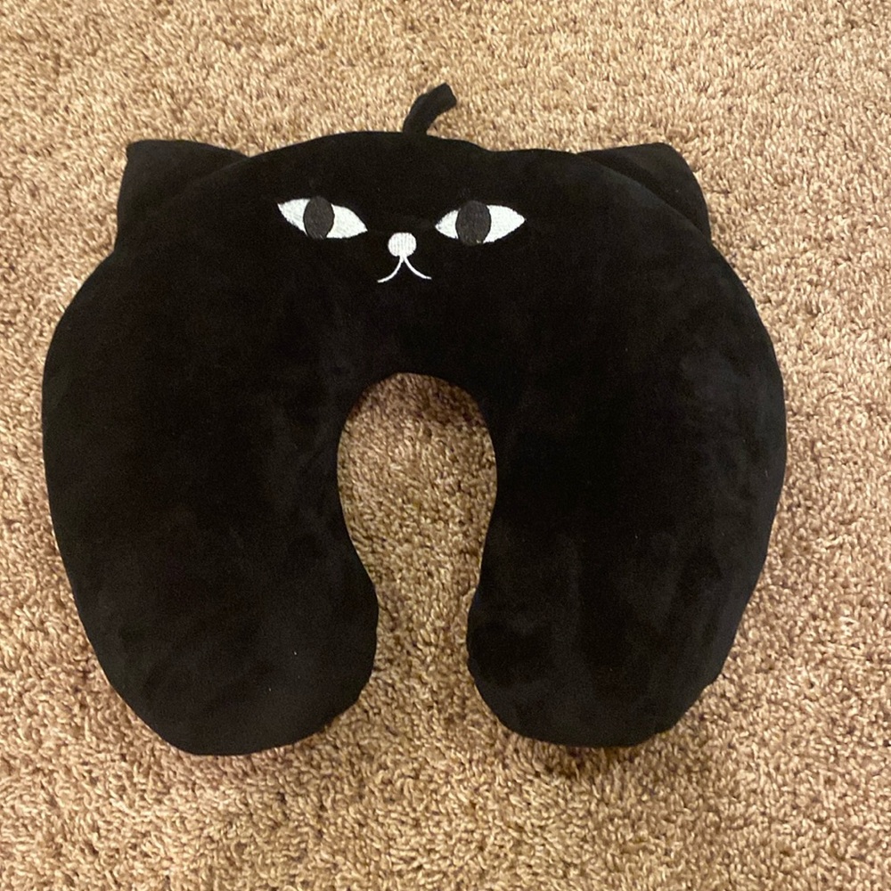 Black cat neck pillow